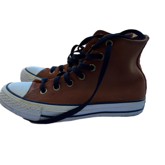 CONVERSE UNISEX CHUCK TAYLOR ALL STAR HI
Women size 6, men’s size 4. - Picture 13 of 16